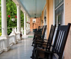 200 South Street Inn