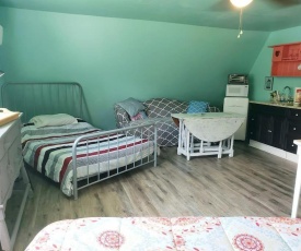 Nestled In The Country Apt 2