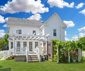 Chincoteague Charm Escape with Bikes and Yard Games!