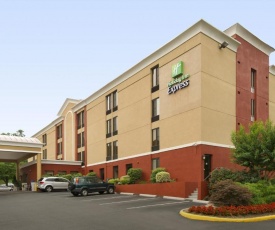 Holiday Inn Express Fairfax-Arlington Boulevard, an IHG Hotel