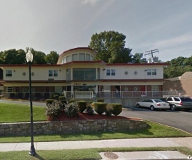 Lee High Inn