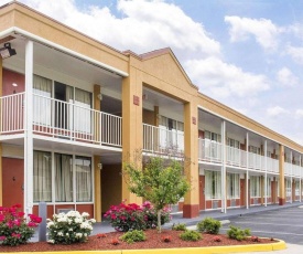 Quality Inn Fredericksburg near Historic Downtown