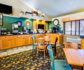 AmericInn by Wyndham Hampton