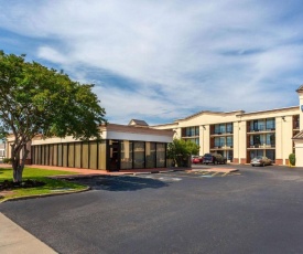 Days Inn by Wyndham Hampton Near Coliseum Convention Center