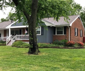 Large 5 BR 3BA Vacation Home Near Beaches