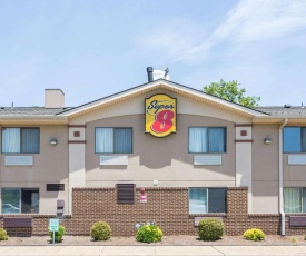 Super 8 by Wyndham Hampton