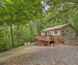 Secluded Luray Cabin with BBQ, 11mi to Caverns!