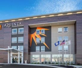 La Quinta Inn & Suites by Wyndham Manassas, VA- Dulles Airport
