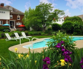 Olde Square Inn Bed and Breakfast