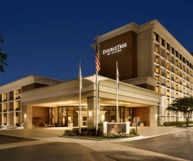 DoubleTree by Hilton McLean Tysons