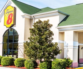 Super 8 by Wyndham Midlothian/Richmond Area