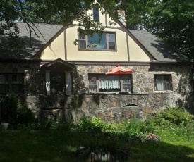 Maurrocks - A Pocono Mountains B&B