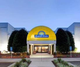 Days Inn by Wyndham Newport News City Center Oyster Point