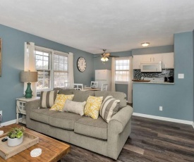 Bay Breeze Sailboat Suite (1 bed/1 bath condo with cabanas, fire pits, and pier)