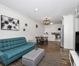 Dune Cottage Palm Suite (2 bed/2 bath beach condo)