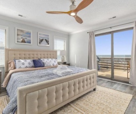 Dune House Beach Haven (Beachfront Carriage House sleeps 10)