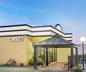 Days Inn by Wyndham Norfolk Military Circle