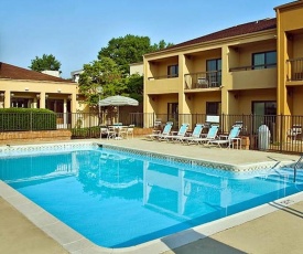 Courtyard by Marriott Richmond West