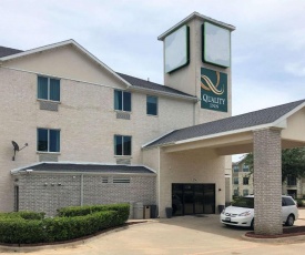 Quality Inn & Suites Roanoke - Fort Worth North