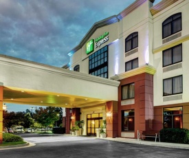 Holiday Inn Express Richmond Airport, an IHG Hotel