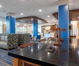 Holiday Inn Express & Suites - Staunton, an IHG Hotel