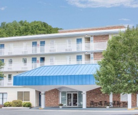 Howard Johnson by Wyndham Staunton
