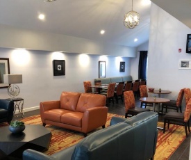 Hawthorn Suites by Wyndham Vienna VA
