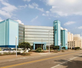 Surfbreak Oceanfront Hotel, Ascend Hotel Collection