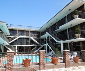 Alamar Resort Inn
