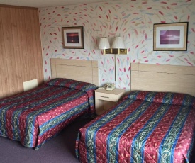 MacThrift Motor Inn