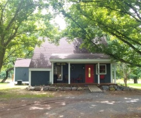 Christophers Riverside Cabin