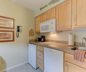 Cozy Country Lakeside Condo