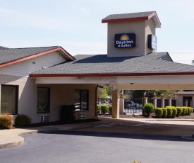 Days Inn & Suites by Wyndham Colonial
