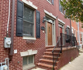 Alina & Fanny - Philadelphia 1210 Mt Vernon St