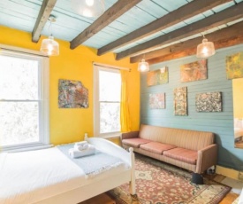 Artsy Home in Graduate Hospital