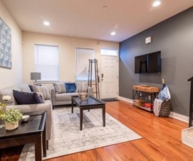 Beautiful Lux 4 Bedroom*Near PENN/CHOP*Roof Deck