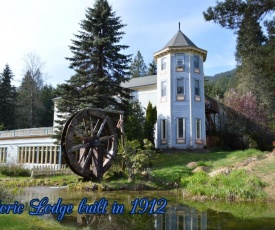 Alexander's Lodge