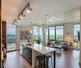 Cozy Flat + Amenitized Building