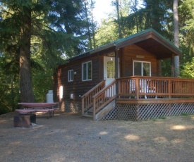 Chehalis Camping Resort Studio Cabin 4