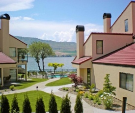 Spacious Resort Condos Fronting Beautiful Lake Chelan