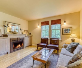 3 Bed 3 Bath Vacation home in Eastsound