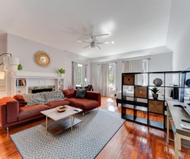 Large Studio with Huge Kitchen - Rittenhouse Square - Close to all Attractions