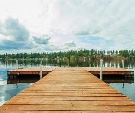 Large 3-Story Waterfront Family Home!