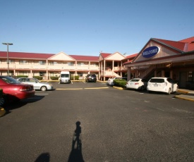 Welcome Everett Inn