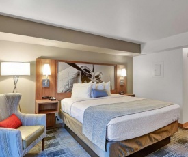 Best Western PLUS Navigator Inn & Suites