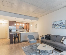 Luxury 1BR with Pool and Gym