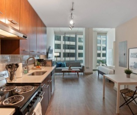 Luxury Studio + Pool + Gym