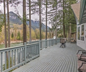 Exquisite Gold Bar Home with Deck on Skykomish River
