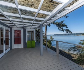 The Nest Gorgeous Waterfront La Conner Getaway!