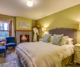 Wild Iris Inn